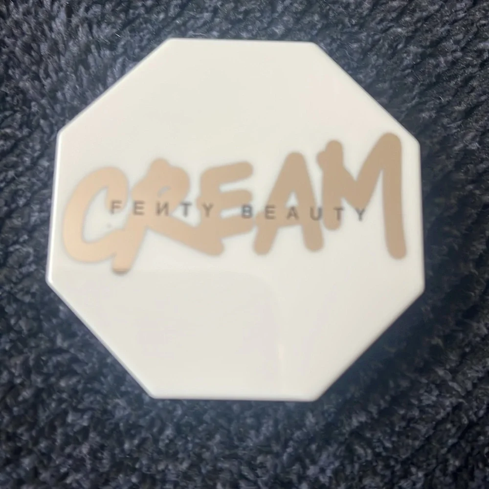 Fenty Cool Berry Cheeks Out Freestyle Cream Blush